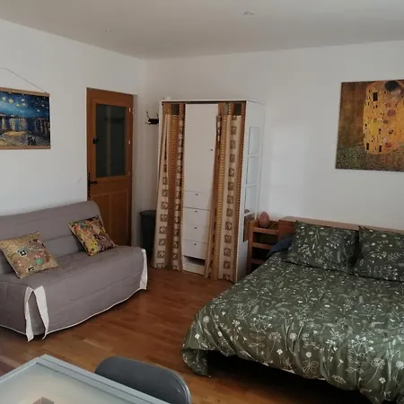 Dans Maison De *