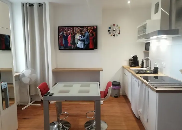 Dans Maison De شقة *